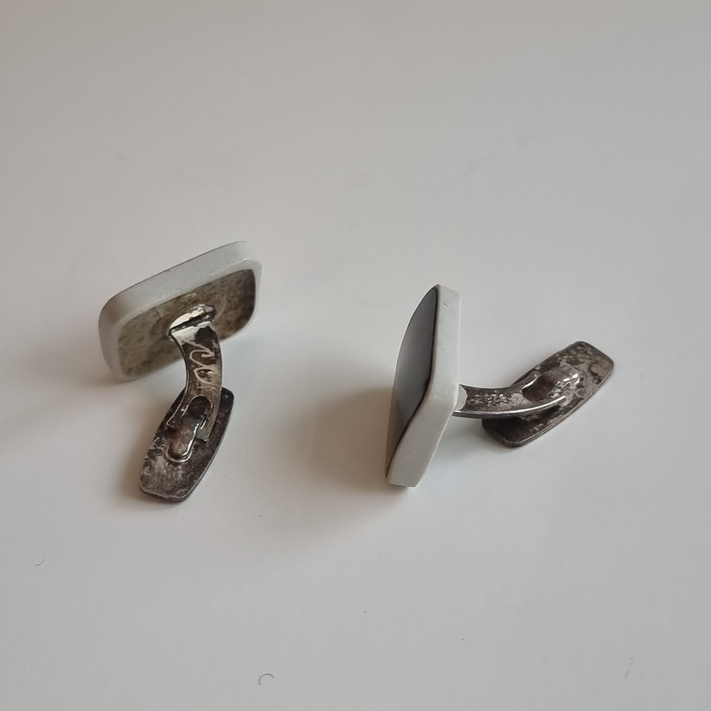 カフリンクス Kila Design Arabia KOSMOS