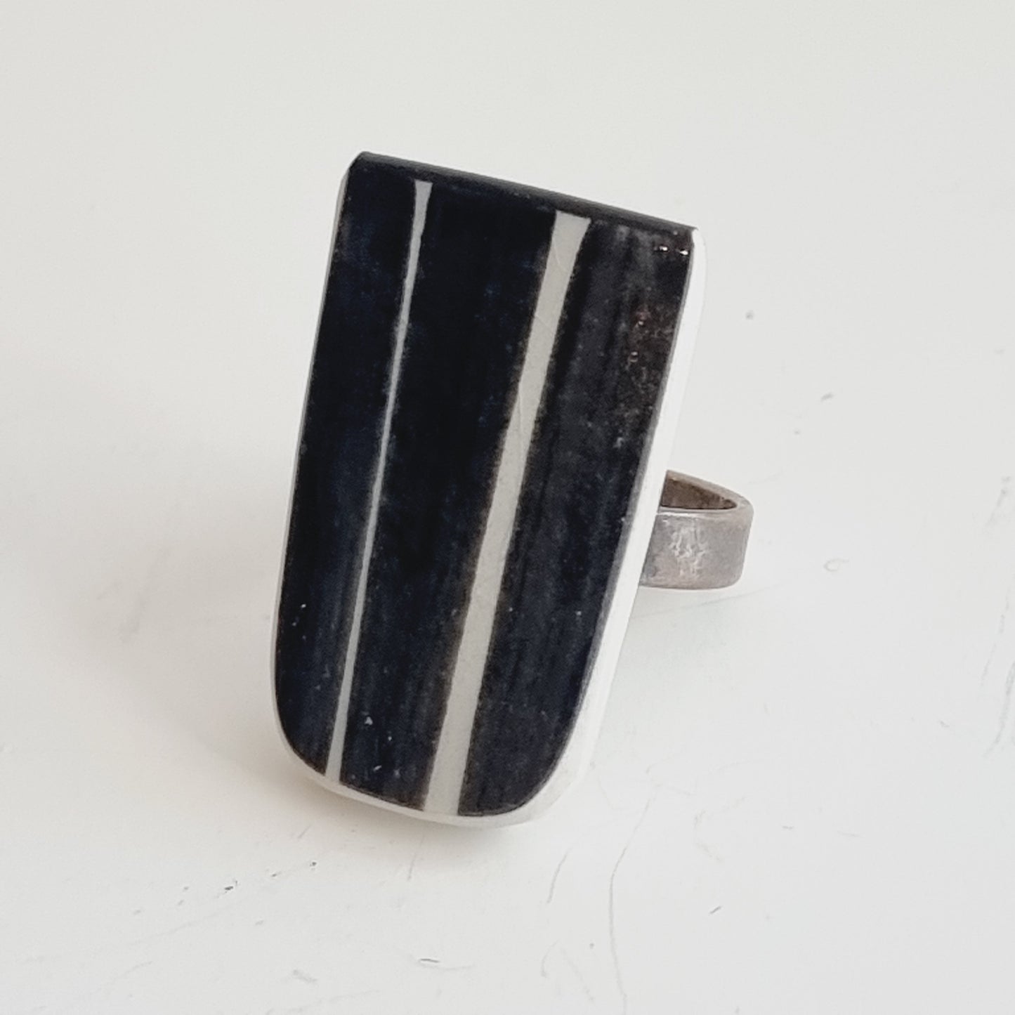 Call Kila Design UE Gefle ZEBRA