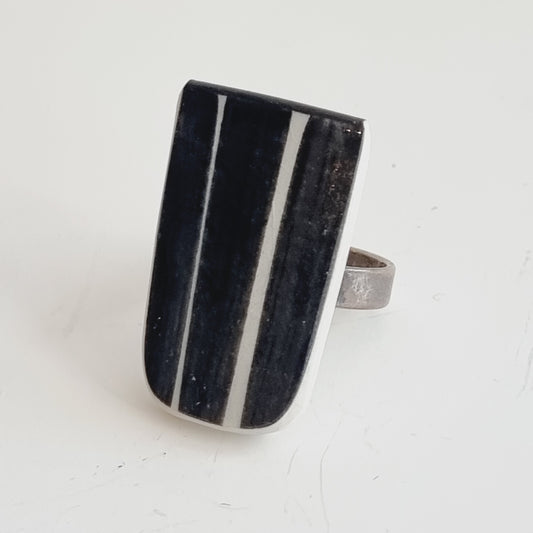 Kila Design UE Gefle ZEBRA に電話する