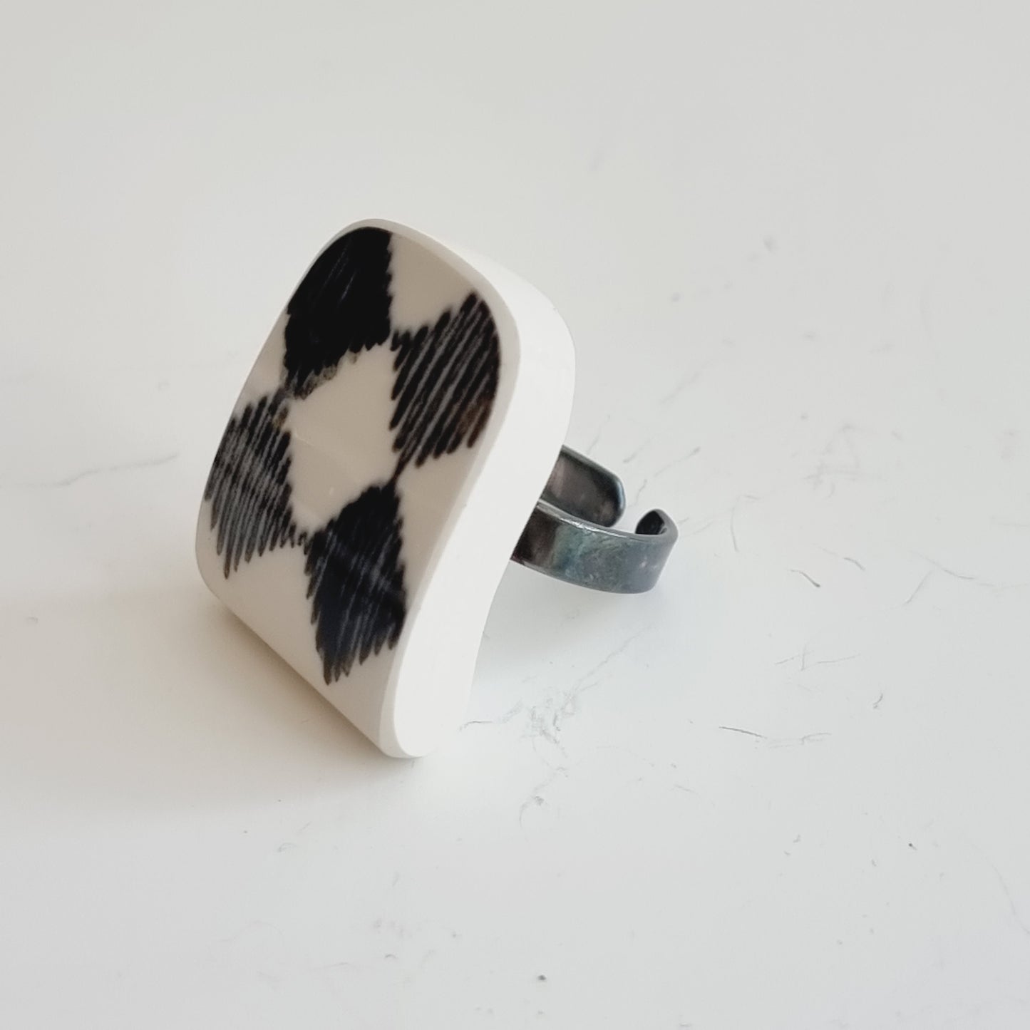 Ring Kila Design Red Top