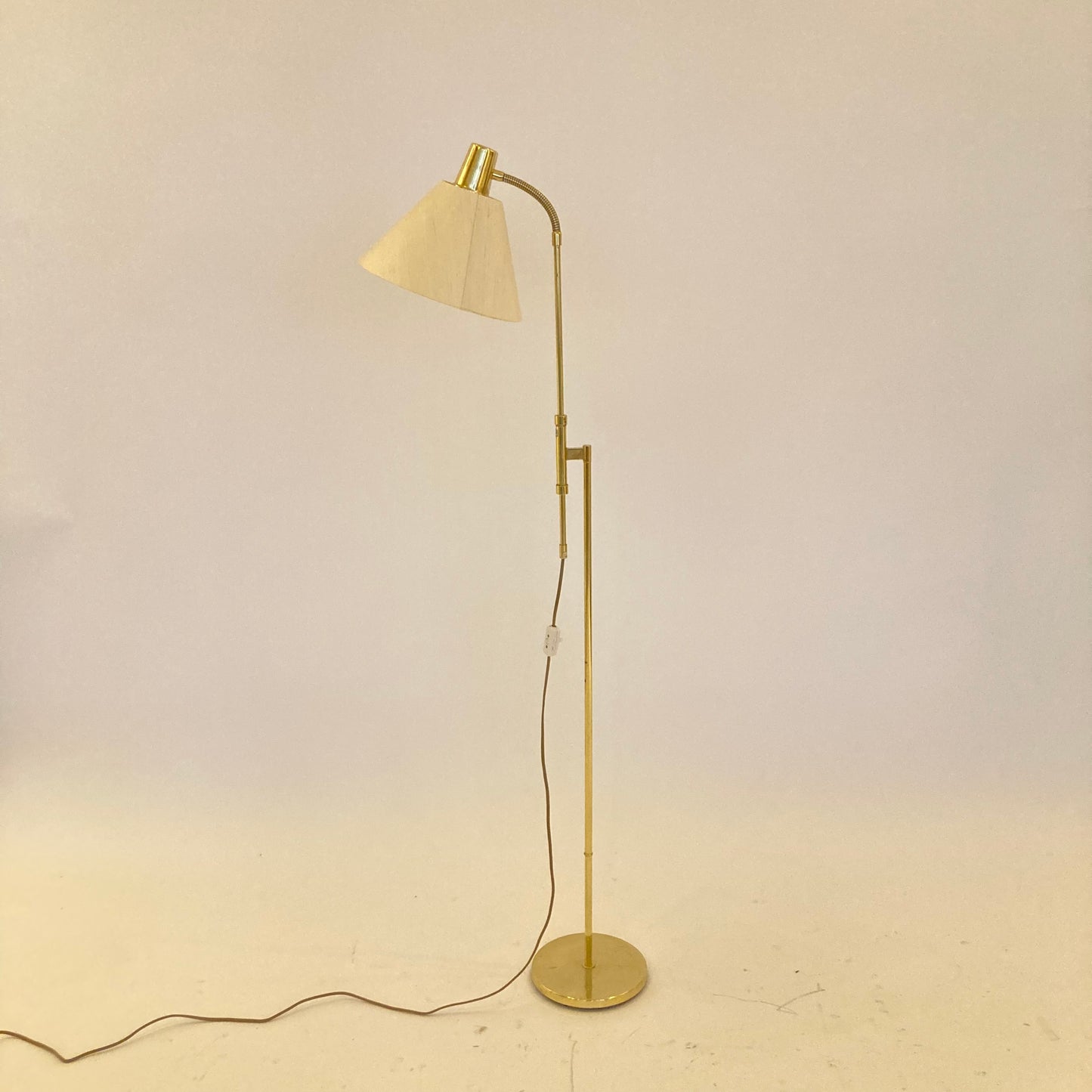 Floor lamp brass Möllers Armaturer
