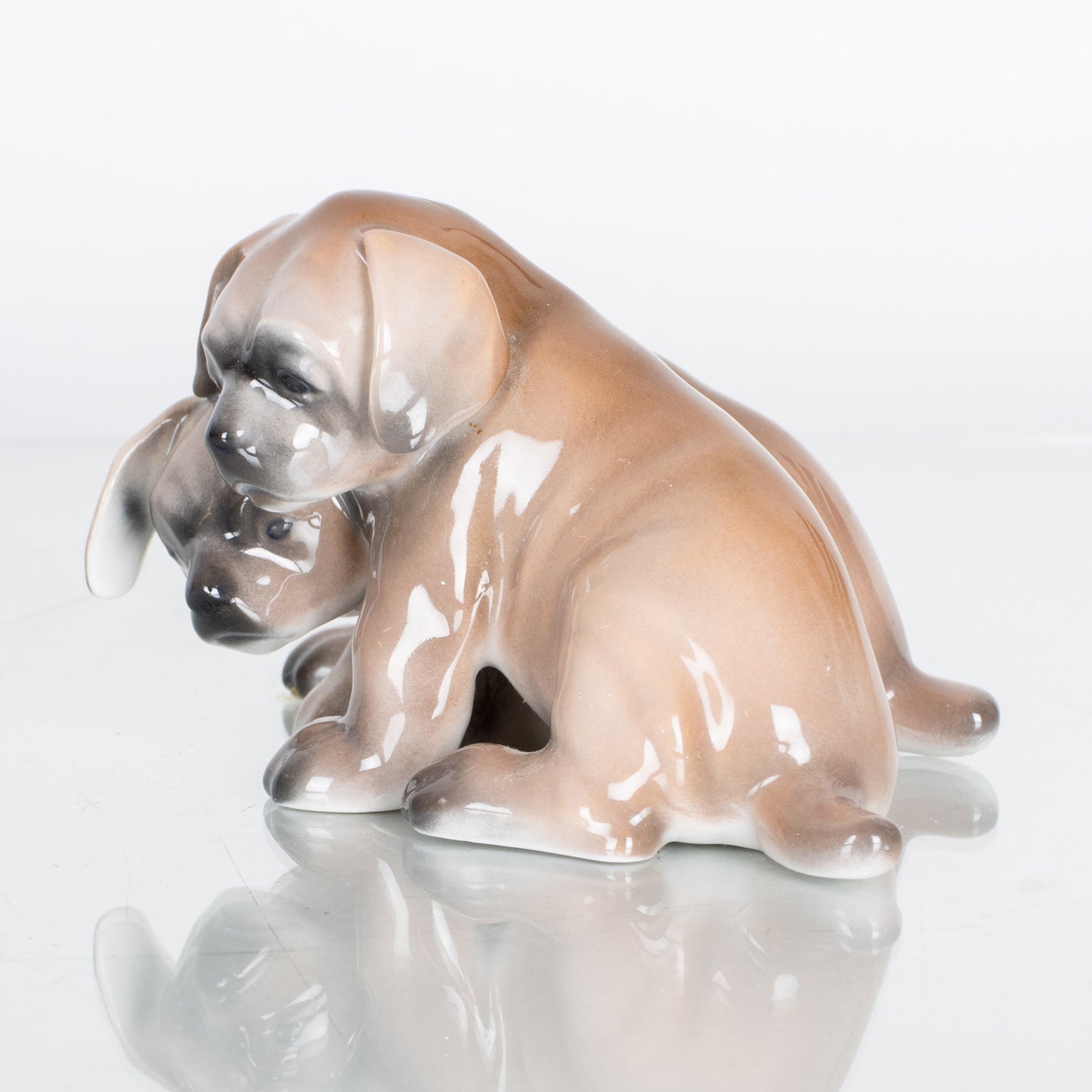 子犬の置物ロールストランド