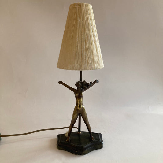 Fritidsflickan Stig Blomberg Ystad-Brons Bordslampa figurin