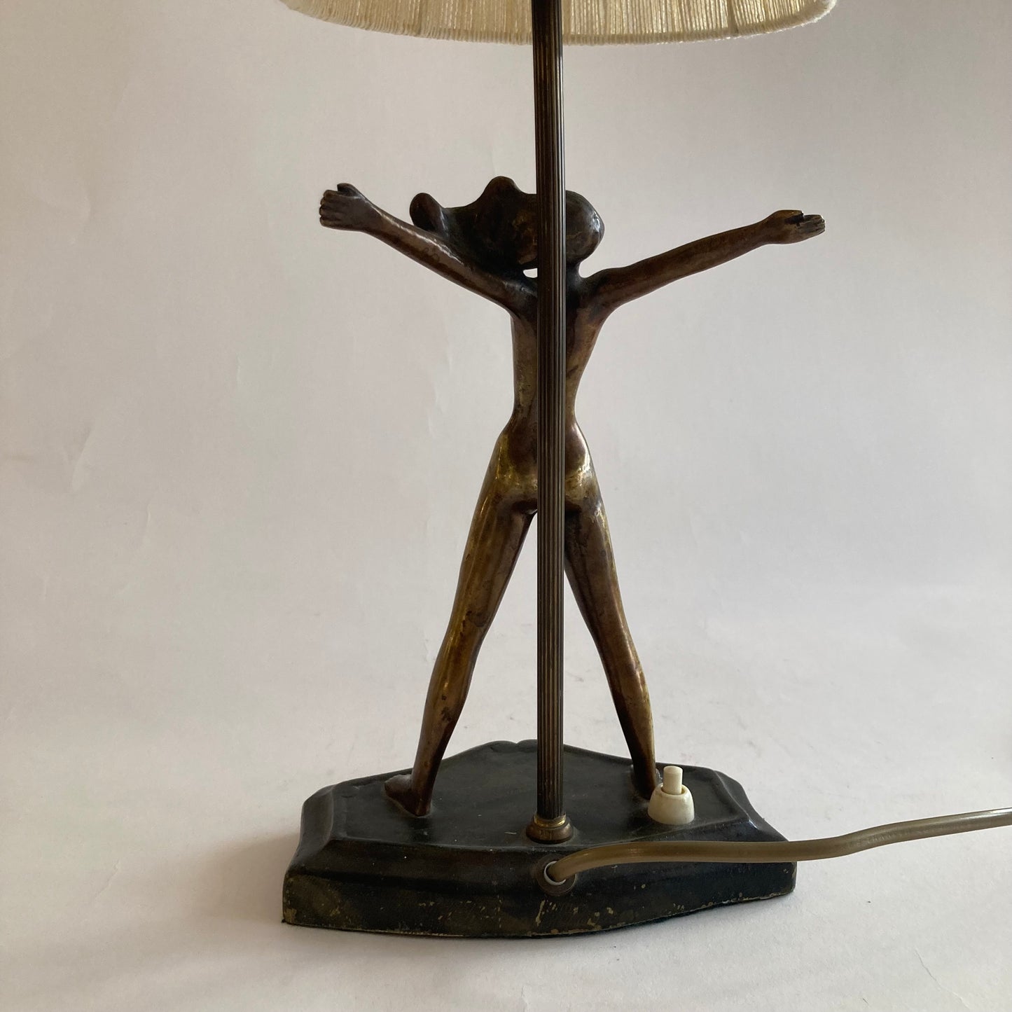 Fritidsflickan Stig Blomberg Ystad-Brons Bordslampa figurin