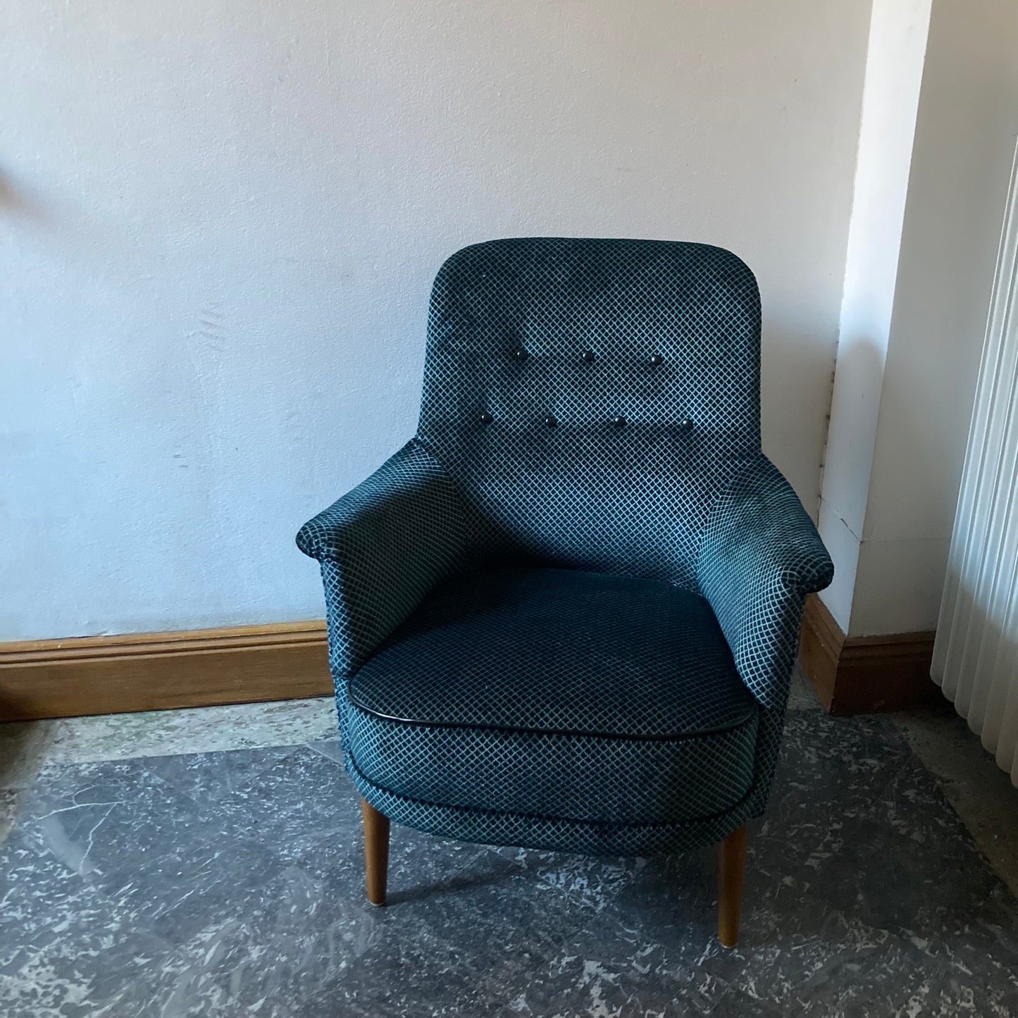 Carl Malmsten fåtölj Husmor Nyklädd