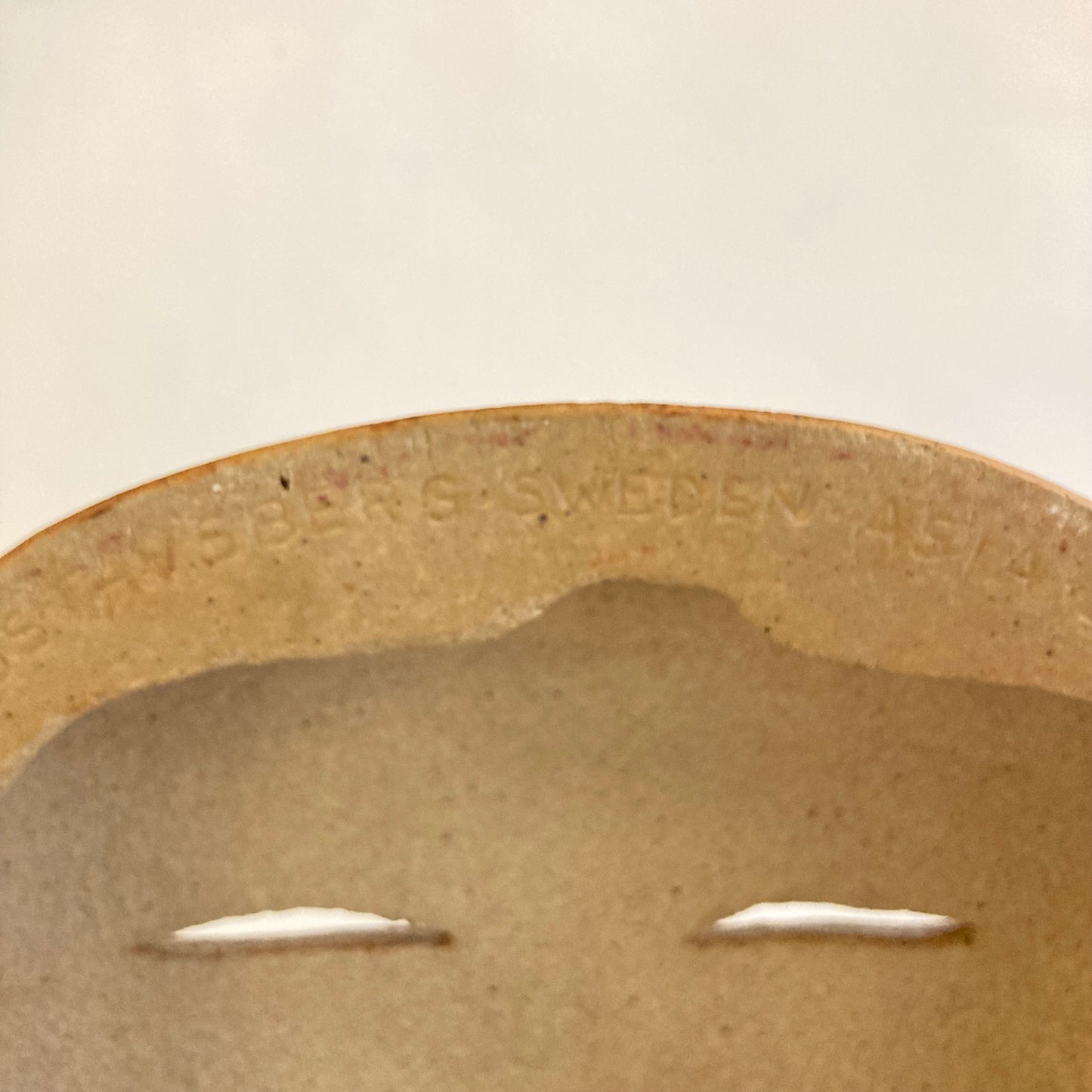 Mask Asia i stengods av Lisa Larson för Gustavsberg, 1970-tal