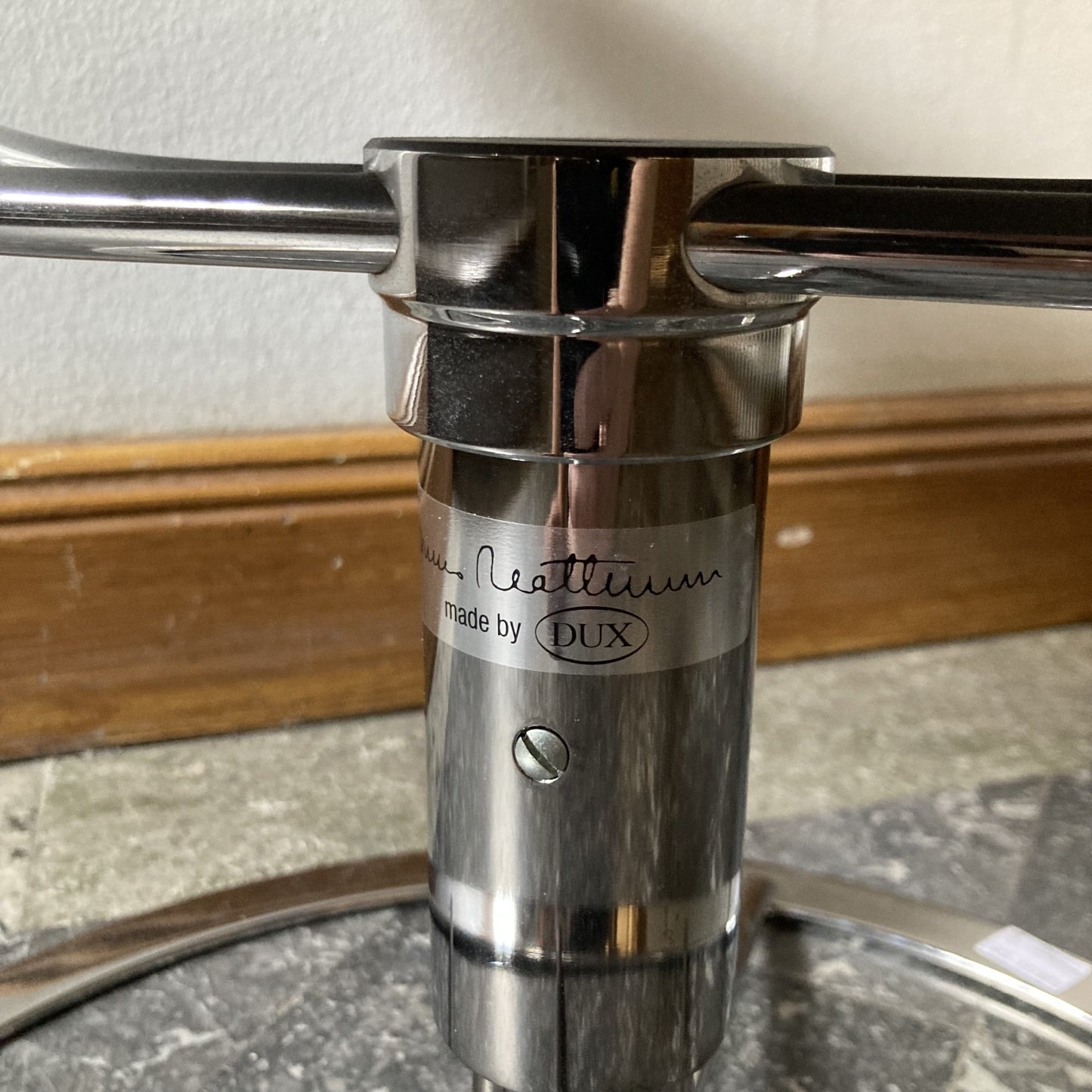 Fåtölj Jetson, modell 69, av Bruno Mathsson för DUX med läder Dakota