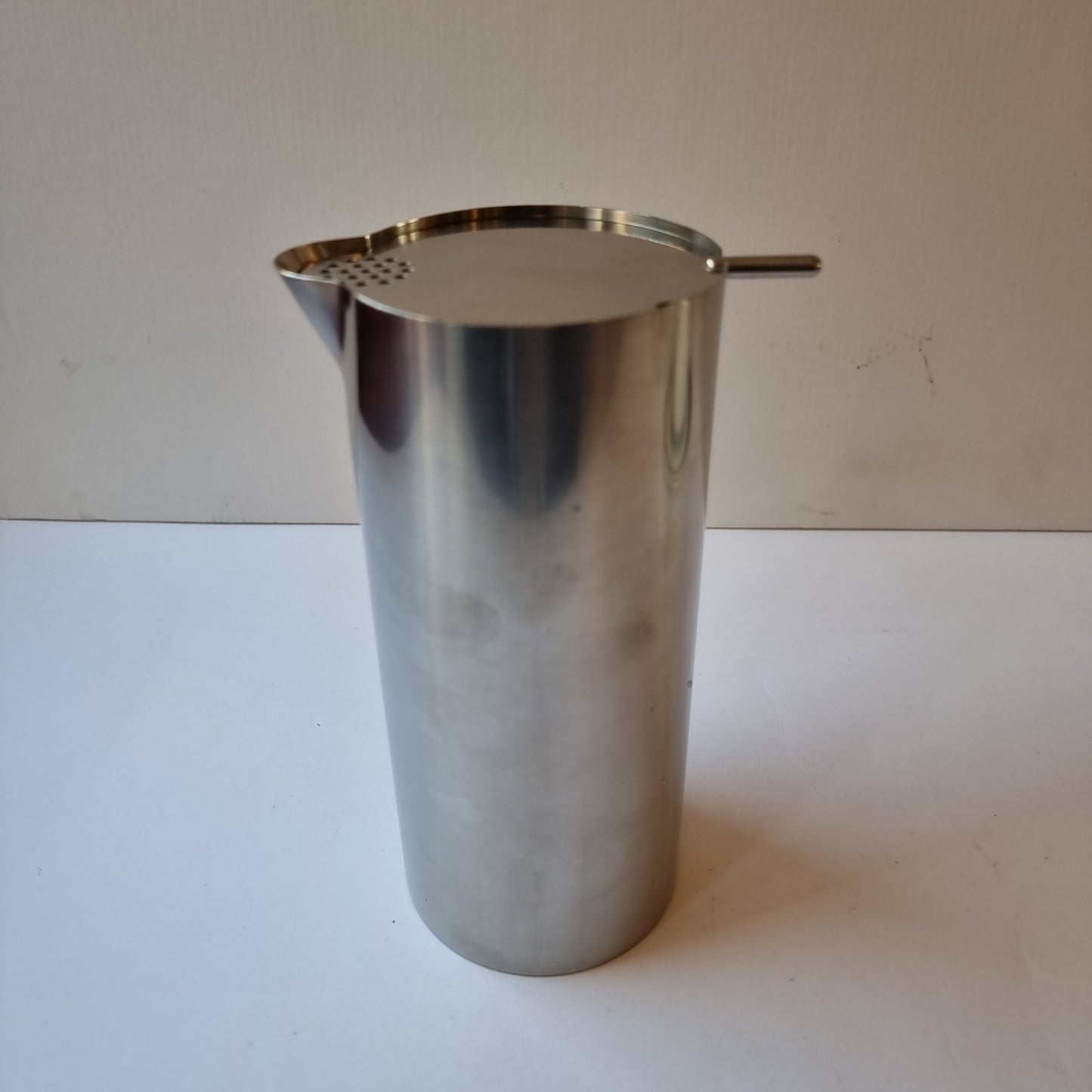 Arne Jacobsen Cylinda Line cocktail jug Stelton