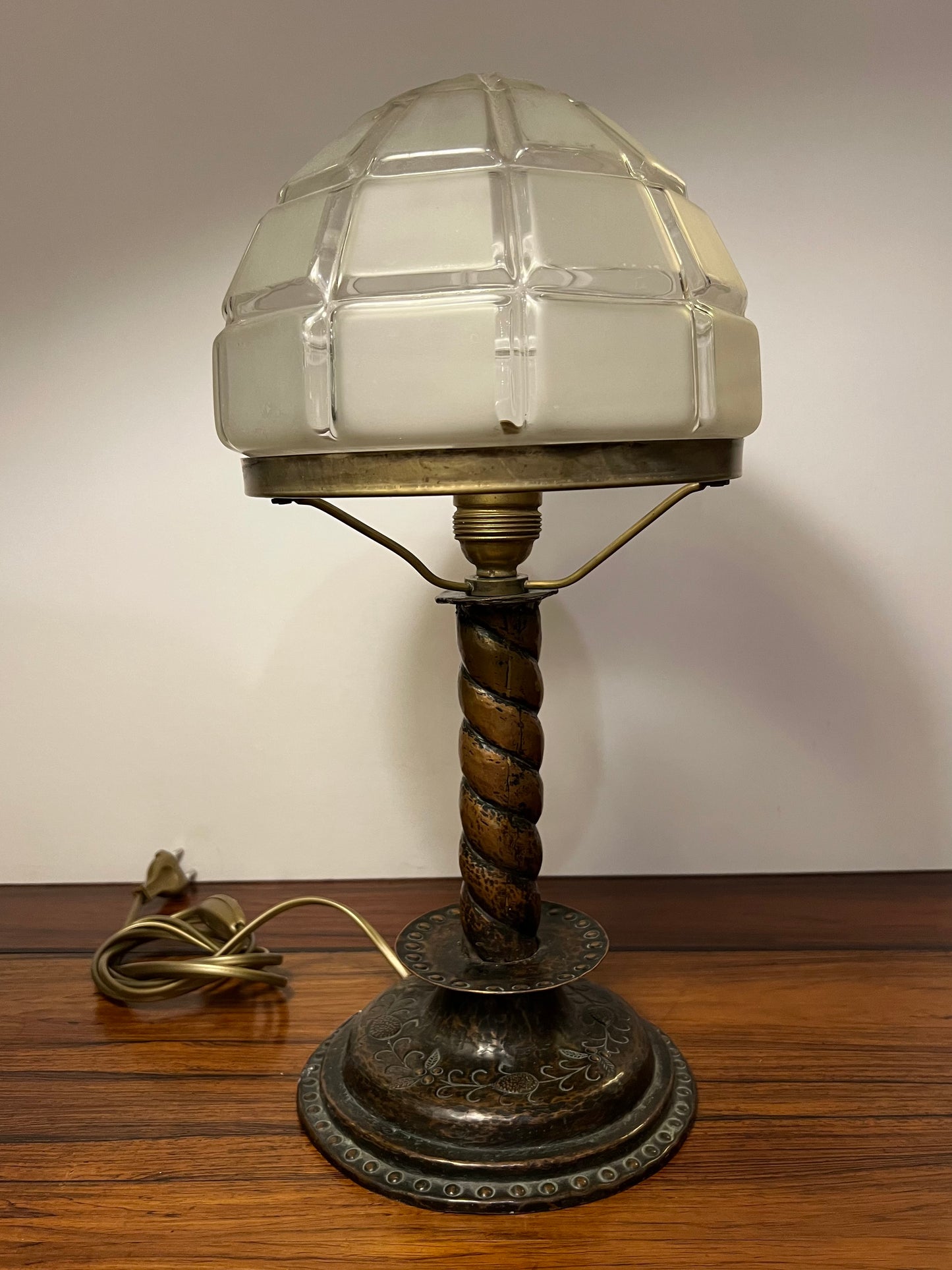 Jugend copper table lamp