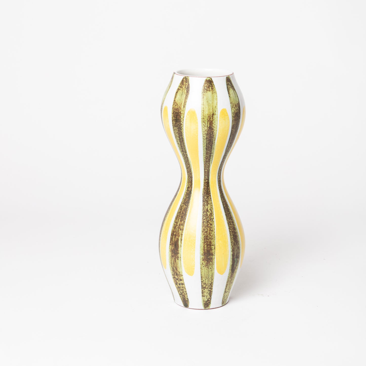 Fajansvas av Stig Lindberg för Gustavsberg. Märkt med ”Studiohanden”. Höjd 22cm. Fayance vase by Stig Lindberg for Gustavsberg. Marked with the “Studio Hand”. Height 22cm/8,7″.