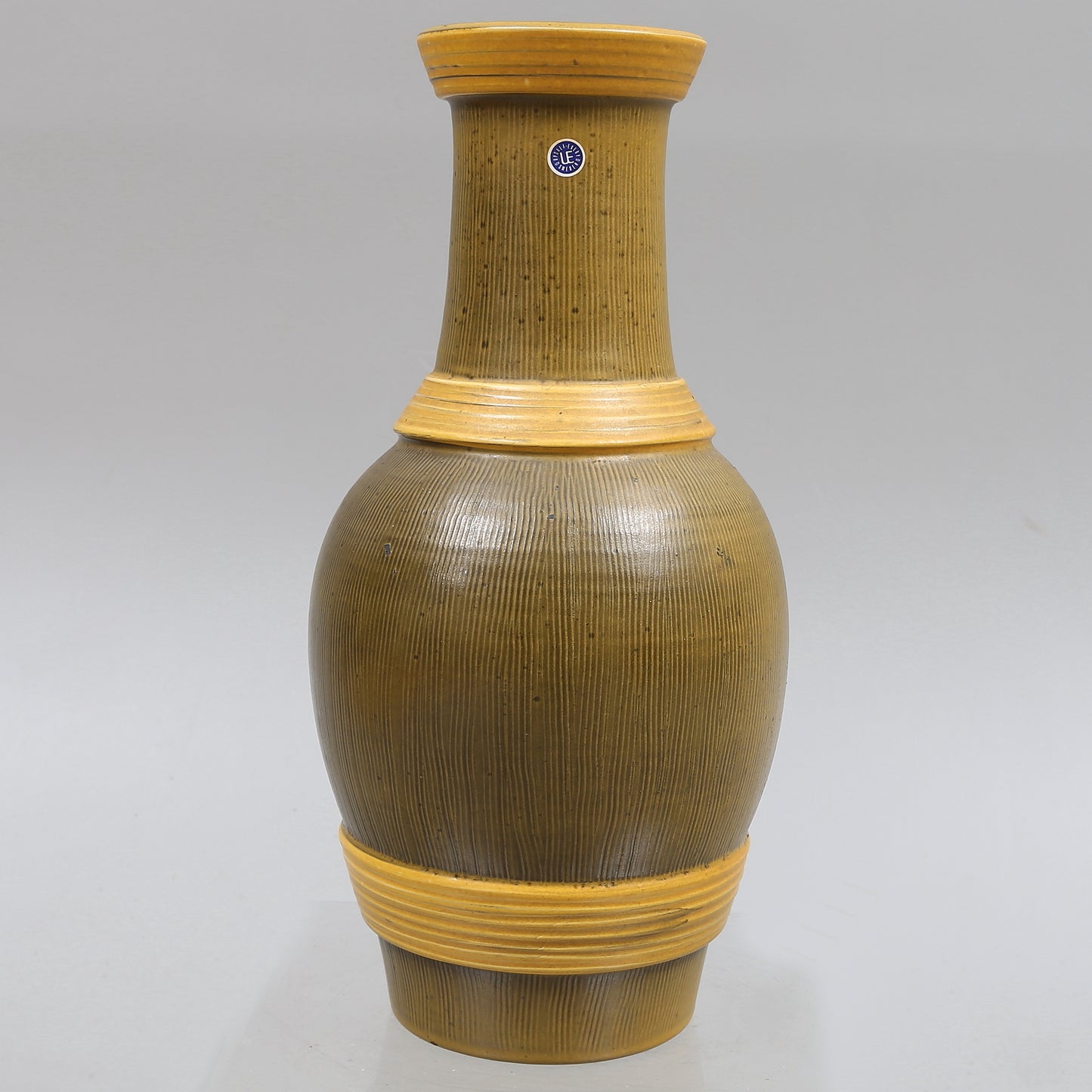 Golvvas av Irma Yourstone för Upsala-Ekeby. 45 cm hög. Märkt UE SWEDEN 1122 I.Y. Floor vase by Irma Yourstone for Upsala-Ekeby. H: 45cm/17,7". Marked UE SWEDEN 1122 I.Y.