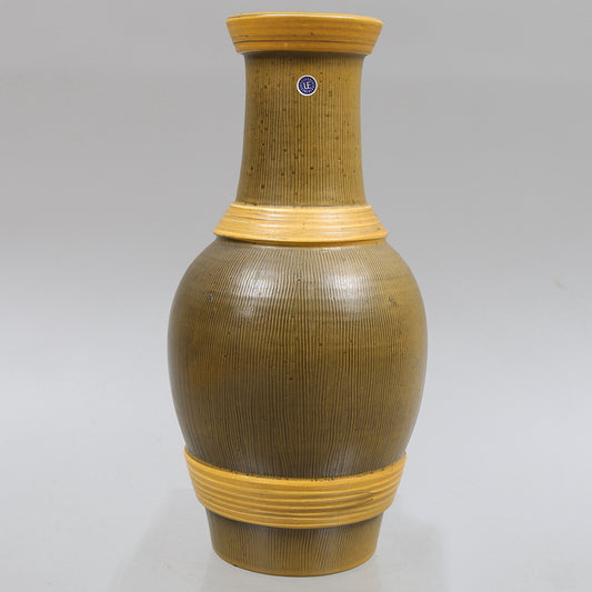 Golvvas av Irma Yourstone för Upsala-Ekeby. 45 cm hög. Märkt UE SWEDEN 1122 I.Y. Floor vase by Irma Yourstone for Upsala-Ekeby. H: 45cm/17,7". Marked UE SWEDEN 1122 I.Y.