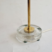 Load image into Gallery viewer, Falkenberg Belysning bordslampa mässing &amp; glas
