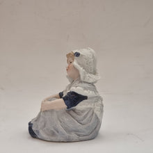 Ladda upp bild till gallerivisning, Figurin flicka biskviporslin parian
