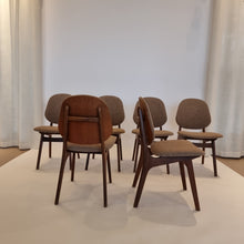 Ladda upp bild till gallerivisning, Danska stolar Teak Nyklädda 1960-tal
