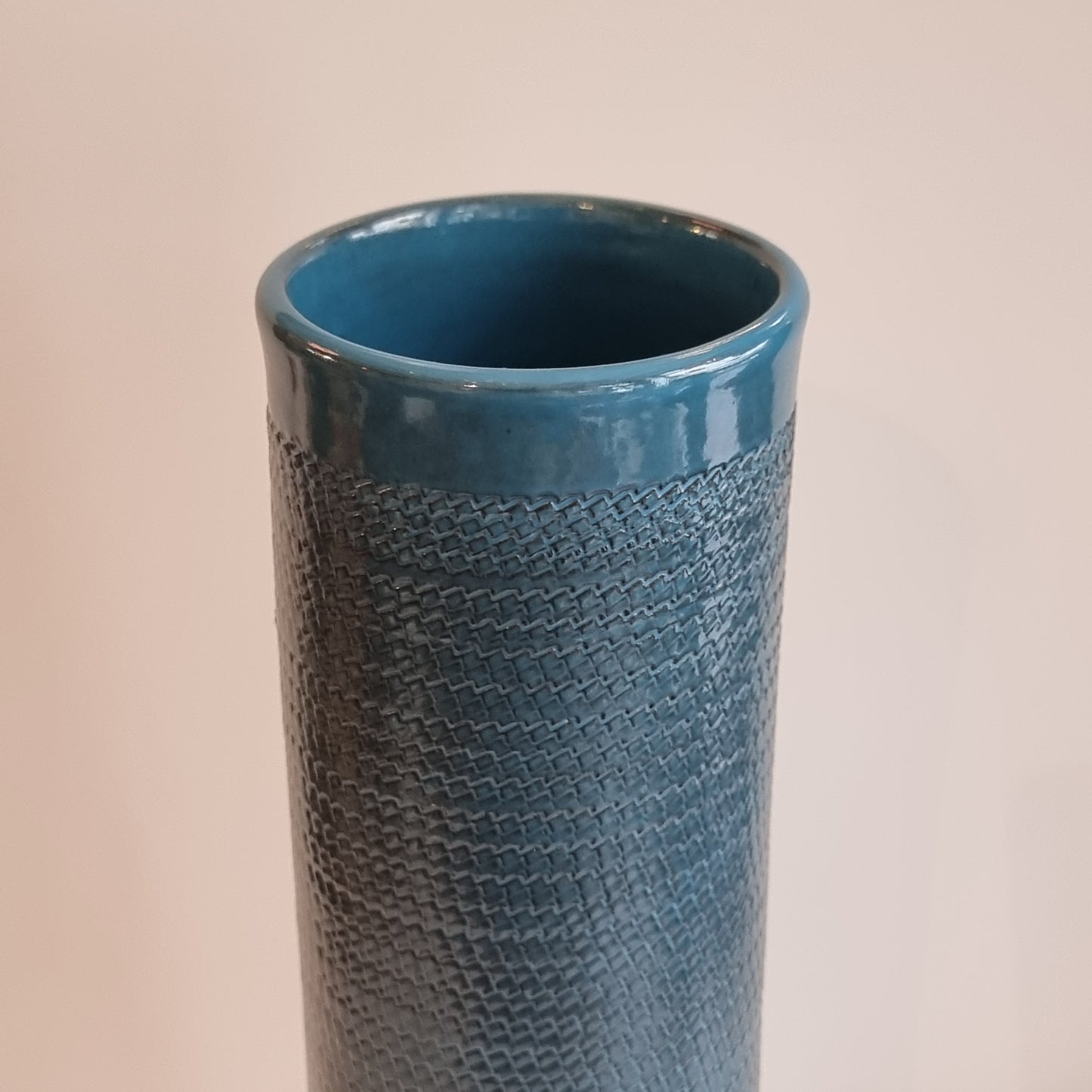 Vas keramik, Bris-serien modell 4330/671 av Ingrid Atterberg Upsala-Ekeby