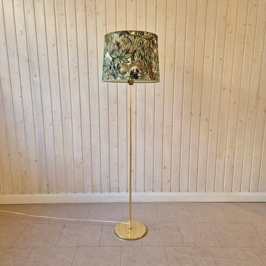 Floor lamp in brass, new shade