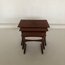 Ladda upp bild till gallerivisning, Satsbord teak Danmark

