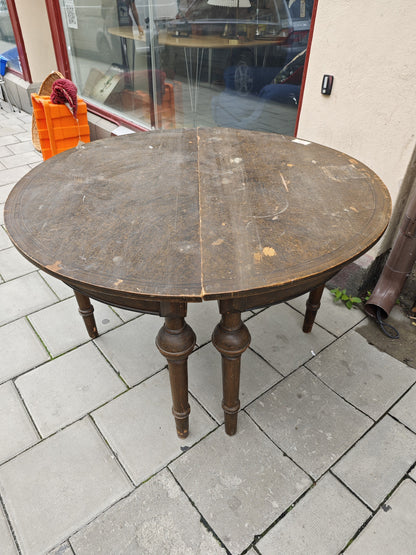 Runt matbord 1880