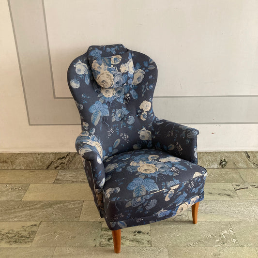 Fåtölj Farmor Carl Malmsten Nyklädd i tyg från Ralph lauren