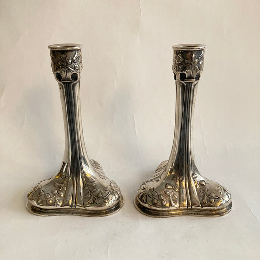 C.G. Hallberg paret ljusstakar jugend i silver