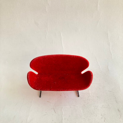 Dockskåpsmöbel soffa Svanen 1960-tal