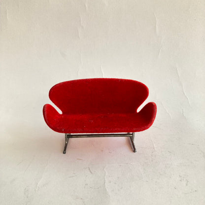 Dockskåpsmöbel soffa Svanen 1960-tal