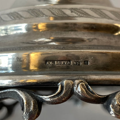 A.G. Dufva skål på fot med lock. Nysilver