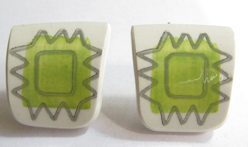 Cuff links by Kila Design made of old porcelain. Ask us for more examples.