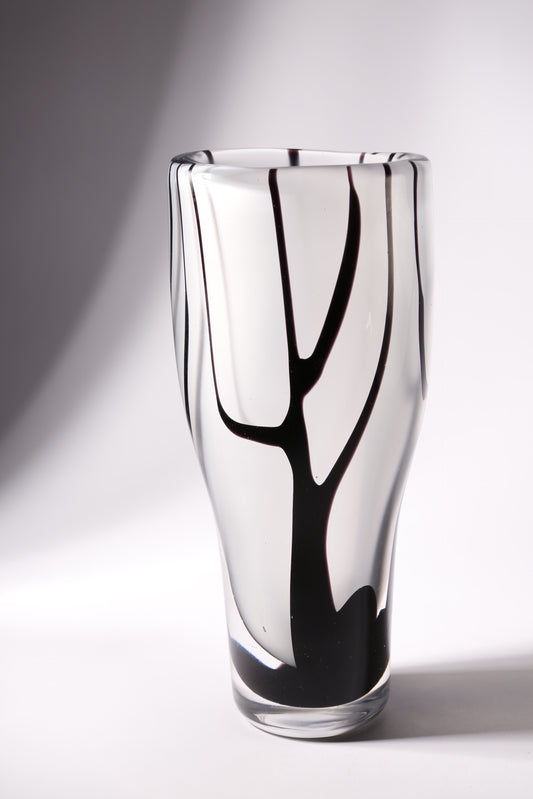 ディマ・コスタのヴィッケ・リンドストランドの花瓶の木