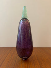 Load image into Gallery viewer, Gunnel Sahlin aubergine glas Kosta Boda
