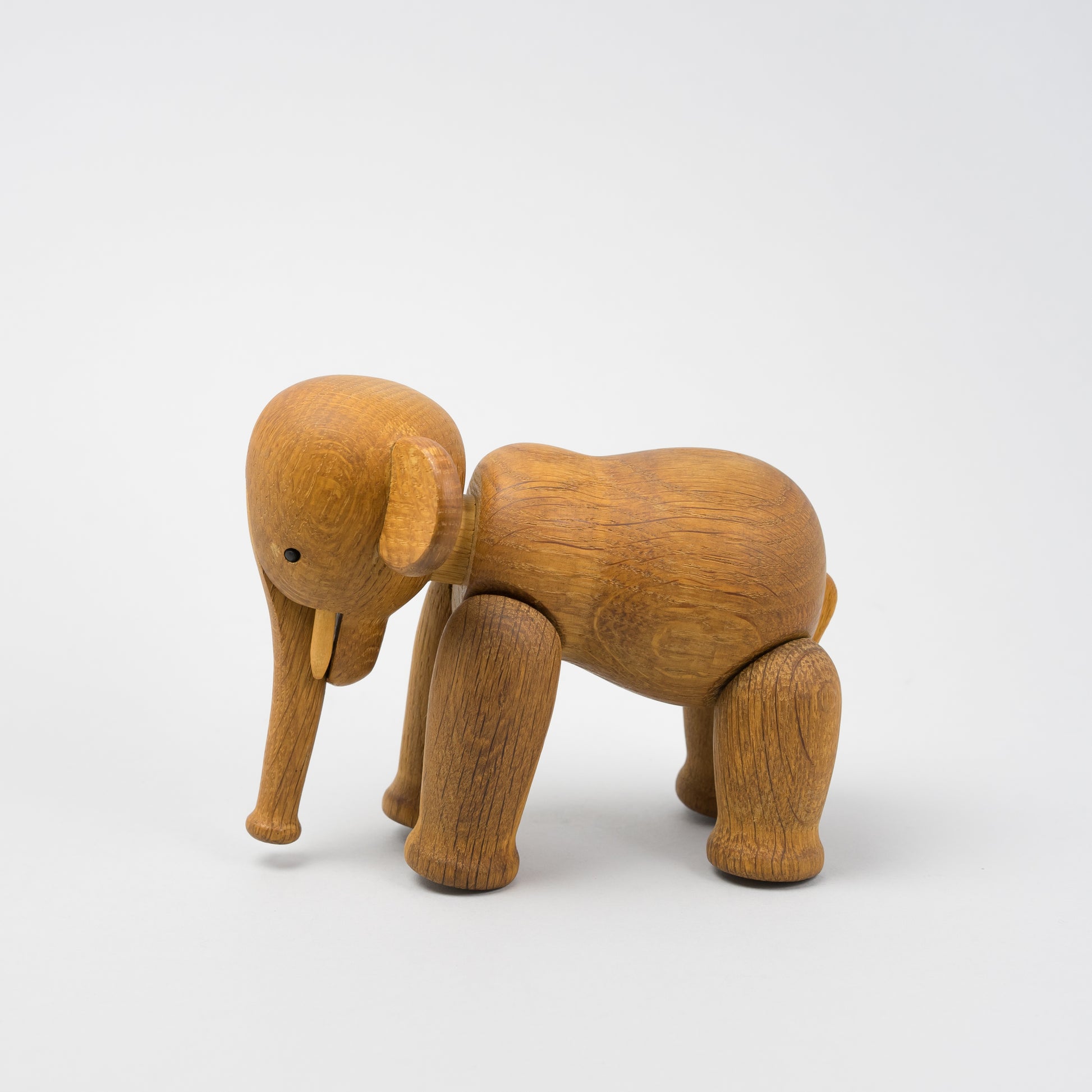 Elefant i trä av Kay Bojesen Kay Bojesen wooden elephant.