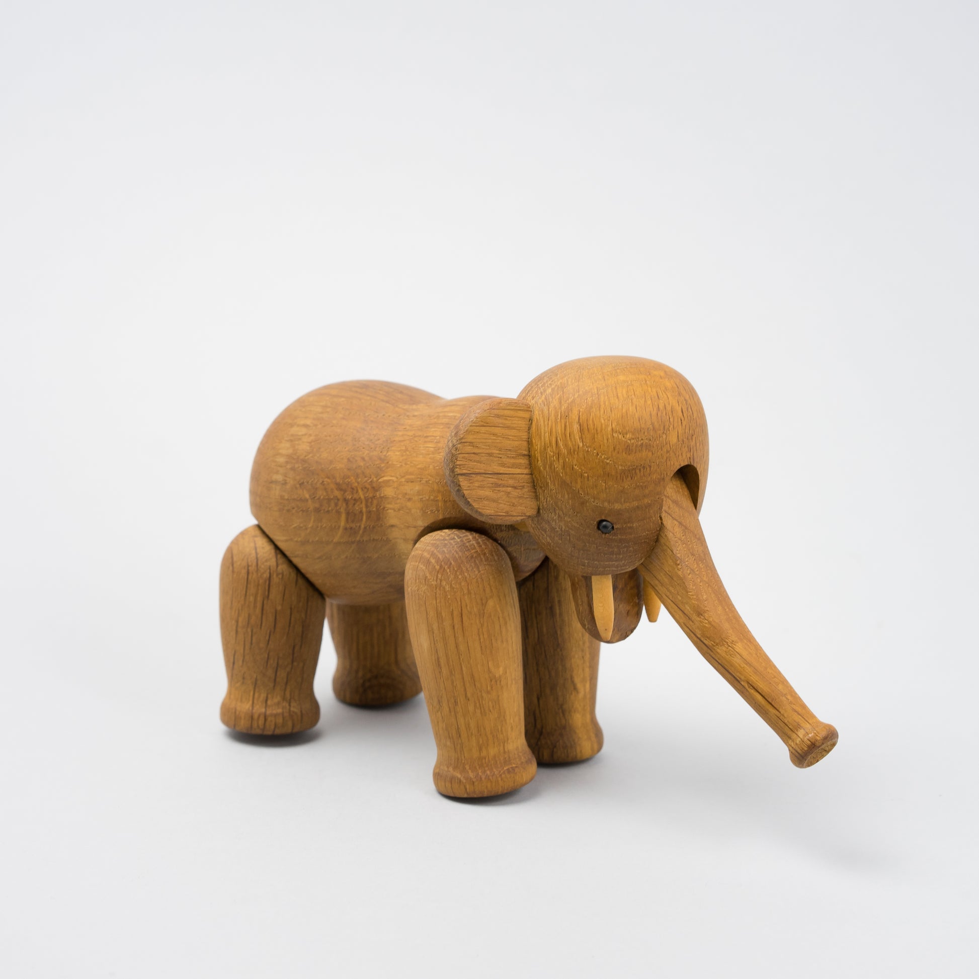 Elefant i trä av Kay Bojesen Kay Bojesen wooden elephant.