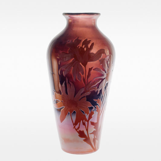 Glasvas, jugend, ca 1915, från Orrefors i överfångsteknik. 18,5cm hög. Signerad FB på livet och Orrefors undertill. Art Nouveau Orrefors glass vase in overlay. H: 18,5cm/7,3″. Signed FB and Orrefors.