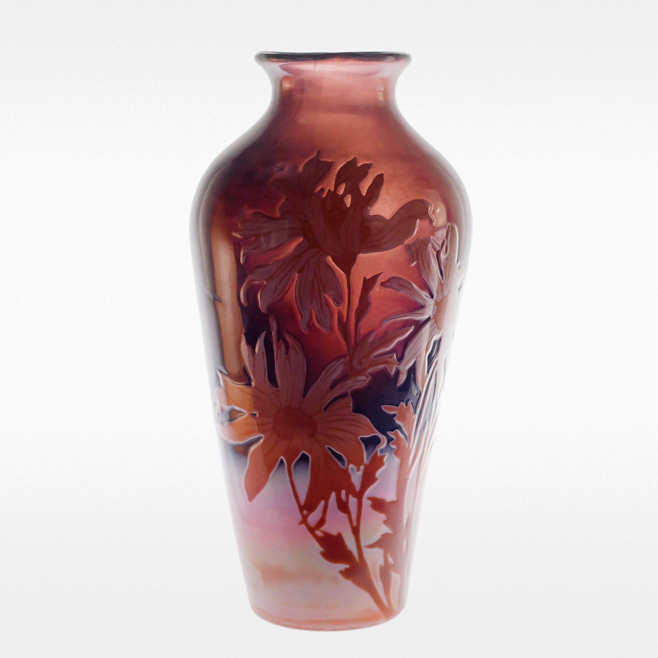 Glasvas, jugend, ca 1915, från Orrefors i överfångsteknik. 18,5cm hög. Signerad FB på livet och Orrefors undertill. Art Nouveau Orrefors glass vase in overlay. H: 18,5cm/7,3″. Signed FB and Orrefors.