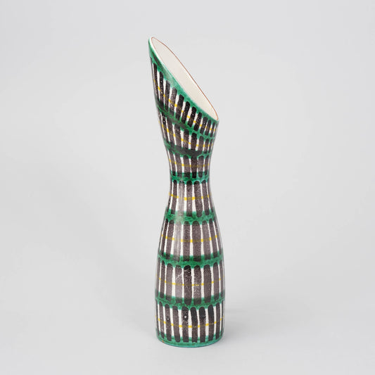 Fajansvas från Gustavsberg. Märkt med ”Studiohanden”. Höjd 29cm. Fayance vase by Gustavsberg. Marked with the “Studio Hand”. Height 29cm/11,4″.