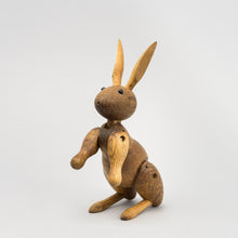 Ladda upp bild till gallerivisning, Kanin i trä av Kay Bojesen Kay Bojesen wooden rabbit.
