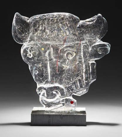 Skulptur ”Tjurhuvud” av Edvin Öhrström för Lindshammars glasbruk 1960-tal. Signerad E Öhrström. 73 cm hög inkl. sockel. Skulpturen har tillhört Edvin Öhrströms egen samling. Glass sculpture ”Bull head” by Edvin Öhrström for Lindshammar Glasswork 1960's. Signed E Öhrström. H: 73cm/28,7″ incl base. The sculture has belonged to Edvin Öhrström’s own co