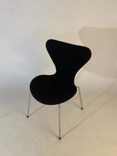 Ladda upp bild till gallerivisning, Arne Jacobsen stol Sjuan 7:an Fritz Hansen
