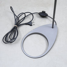 Load image into Gallery viewer, AJ golvlampa Arne Jacobsen Louis Poulsen
