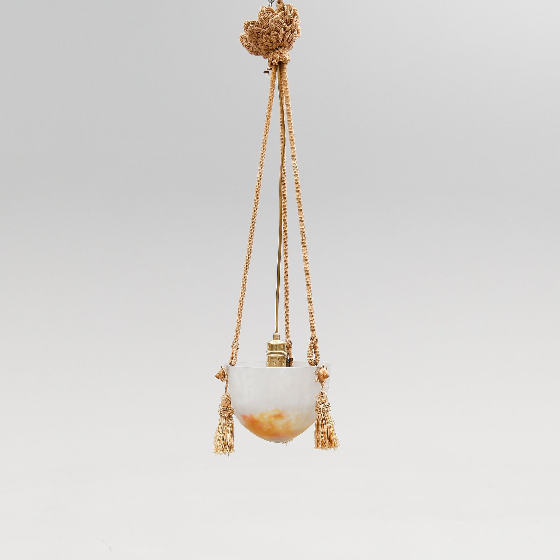 Ampel Nancy från tidigt 1900-tal. Diam. 20,5cm och total höjd 80cm. Art Nouveau Nancy lamp. Diam. 8,1