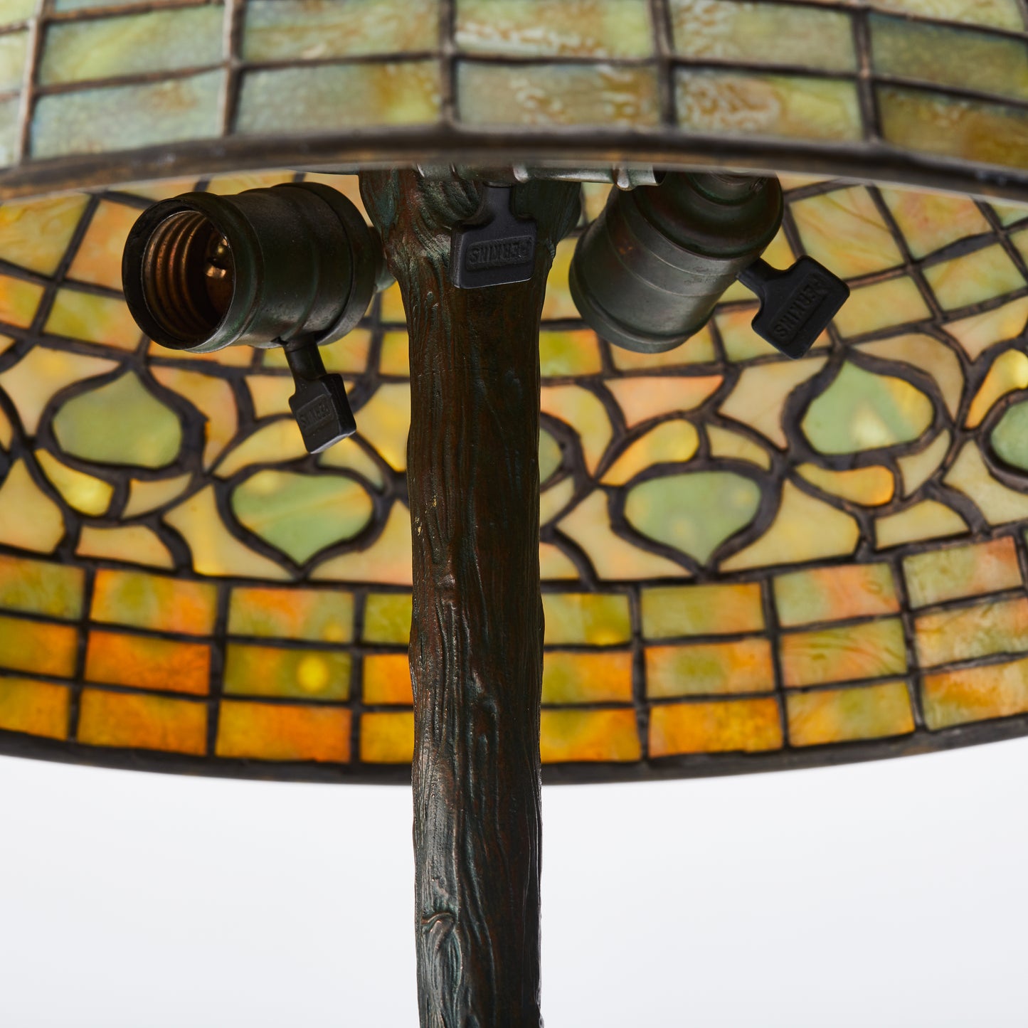 Tiffany Studios bordslampa Vinranka